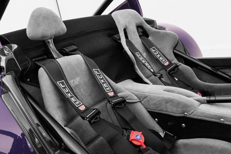 Интерьер Donkervoort D8 GTO-RS 2016 года  (фото 19 из 29)